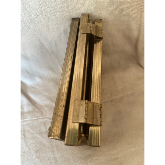 Vintage Picture Frame Gold Tone Metal Tri Fold table top mcm 6 3/4x5” photo - Picture 6 of 12